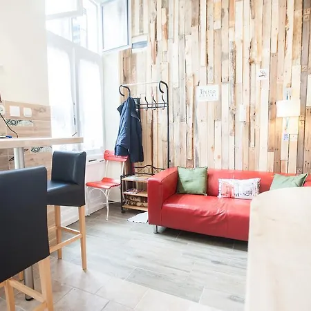 אכסניה Pesto *