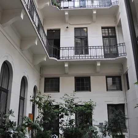 Pesto Private Hostel *