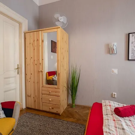 Pesto Private Hostel *