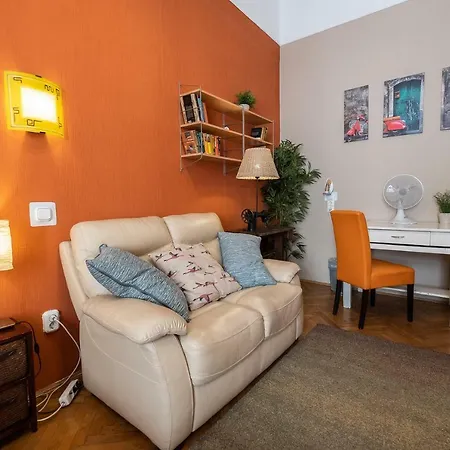 Pesto אכסניה *